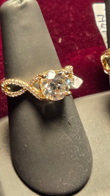 Engagement Ring - 14k Gold - 2.03 ct  Lab-Created Round Diamond - VVS2 F - 4.4g
