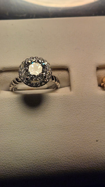 Engagement Ring - 950 Platinum - 2.01 ct  Lab-Created Round Diamond - VS1 F - 6.5g
