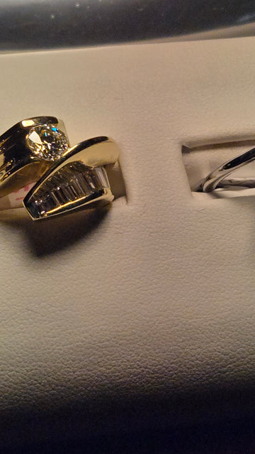 Engagement Ring - 18k Gold - 1 ct  Round Diamond - SI1 H - 11.8g
