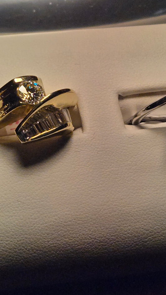 Engagement Ring - 18k Gold - 1 ct  Round Diamond - SI1 H - 11.8g