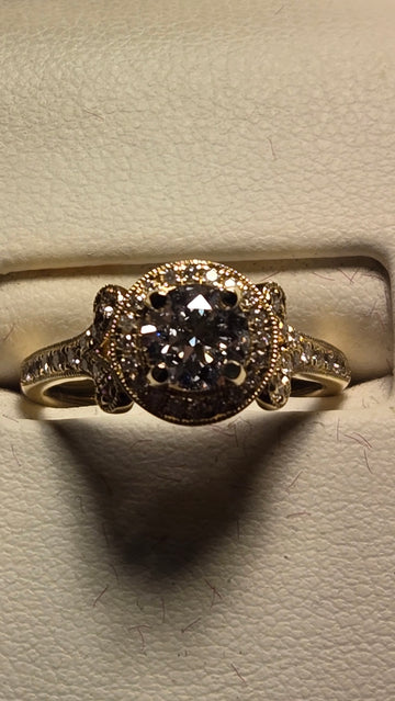 Engagement Ring - 14k Gold - 0.71 ct  Round Diamond - VS2 G - 4.2g