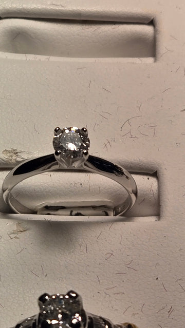 Engagement Ring - 14k White Gold - 0.48 ct  Round Diamond - SI1 I - 2g