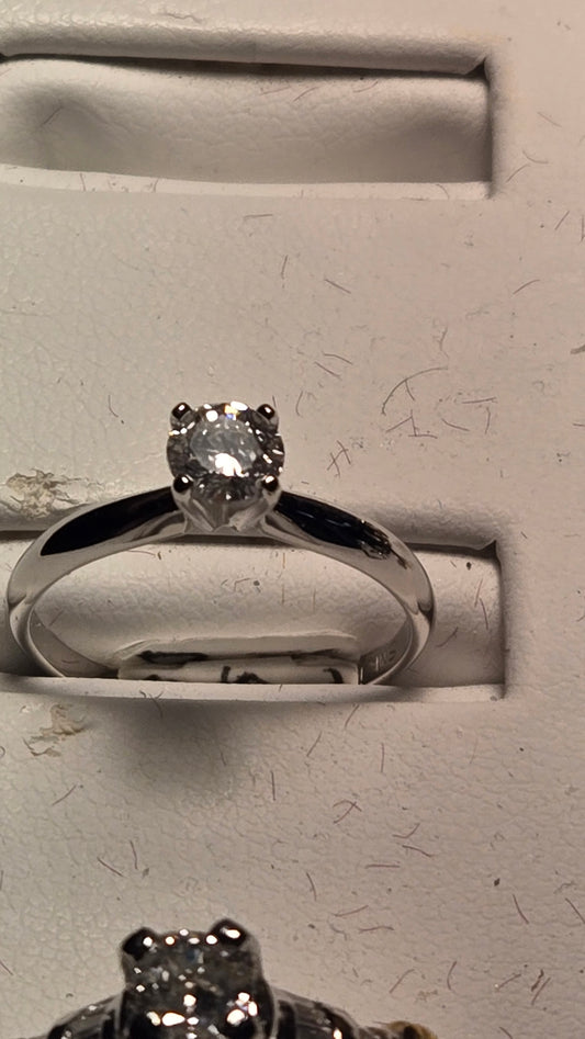 Engagement Ring - 14k White Gold - 0.48 ct  Round Diamond - SI1 I - 2g