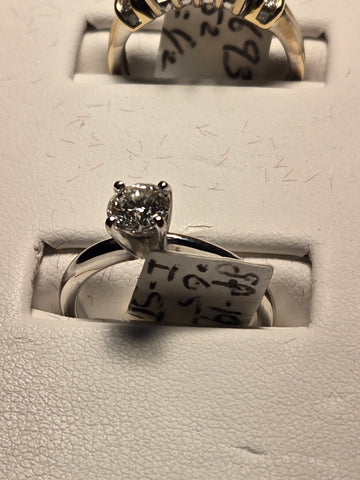Engagement Ring - 14k Gold - 0.65 ct  Round Diamond - SI1 I - 2.7g