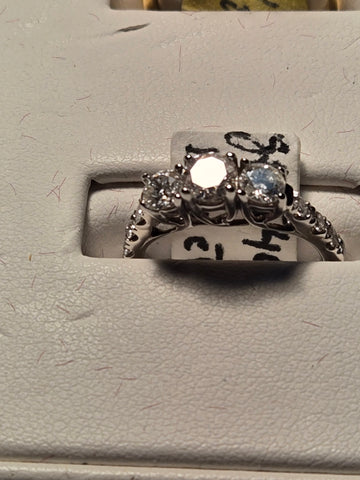 Engagement Ring - 14k White Gold - 1 ct  Round Diamond - I1 H - 2.7g