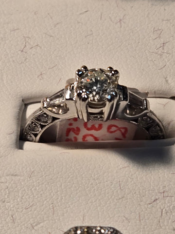 Engagement Ring - 18k White Gold - 0.76 ct  Round Diamond - I VS2 - 5.5g