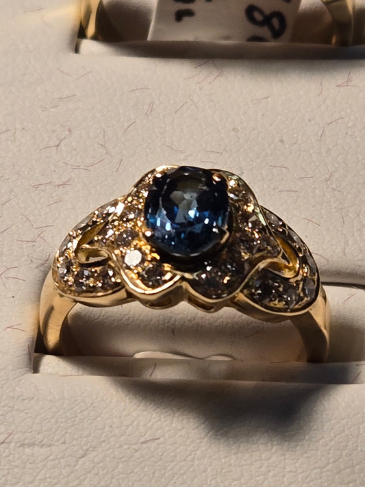 Ring - 18k Gold - 1 ct  Oval Cashmere Blue Sapphire - 5.1g