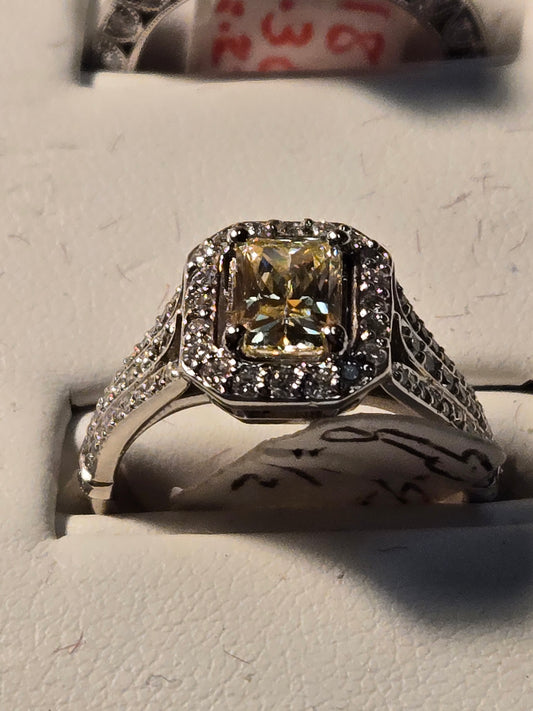 Engagement Ring - 14k White Gold - 1 ct  Radiant Yellow Diamond - VS1 - 6.3g