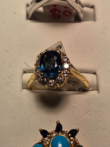 Ring - 14K Gold - 2.5 ct Blue Sapphire - 4.2 g