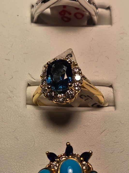 Ring - 14K Gold - 2.5 ct Blue Sapphire - 4.2 g