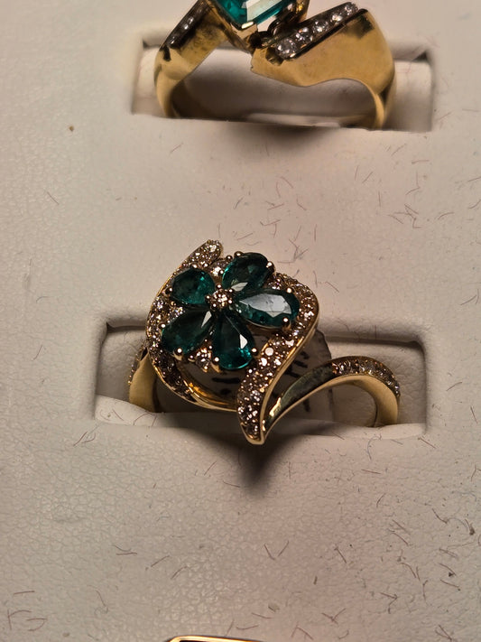 Ring - 14K Gold - 1.4 ct Columbian Emerald - 3.5 g