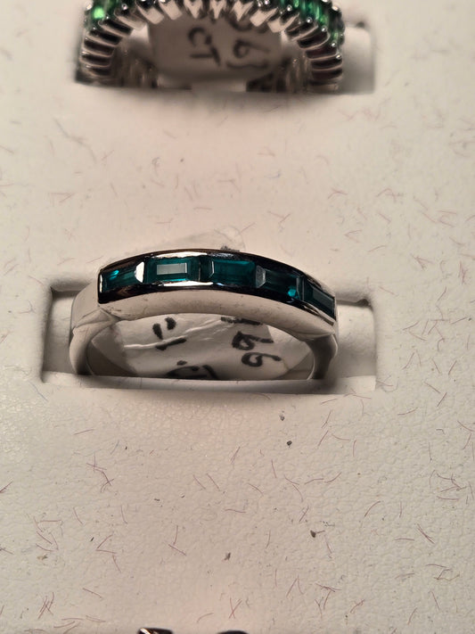 Ring - 14K White Gold - 0.75 ct Columbian Emerald - 3.8 g