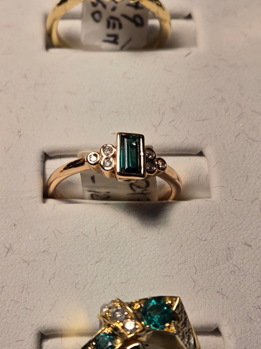 Ring - 14K Rose Gold - 0.6 ct Green Tourmaline - 2.7 g