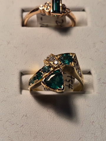 Ring - 14K Gold - 0.8 ct Columbian Emerald - 4.7 g