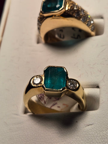 Ring - 14K Gold - 1.7 ct Columbian Emerald - 5.7 g