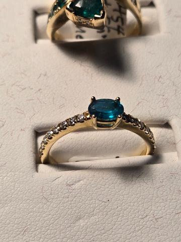 Ring - 14K Gold - 0.33 ct Columbian Emerald - 2.3 g