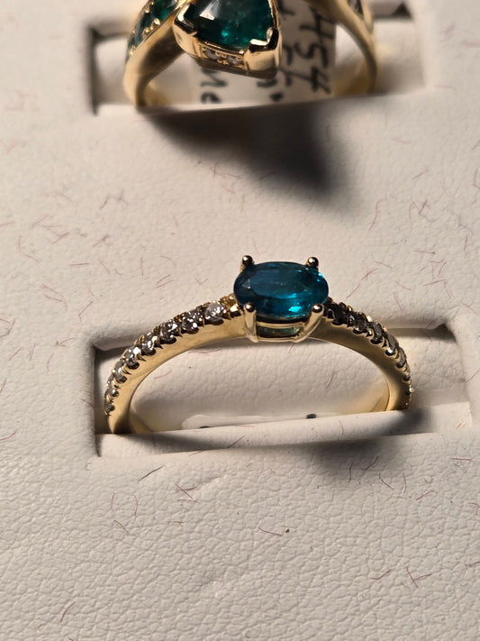 Ring - 14K Gold - 0.33 ct Columbian Emerald - 2.3 g