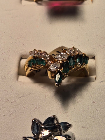 Ring - 14K Gold - 0.65 ct Emerald - 4.6 g