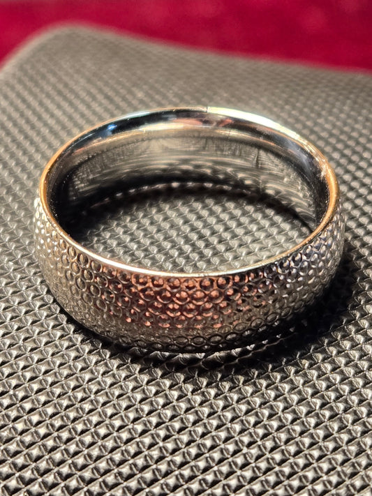 14K White Gold Band 3.7g