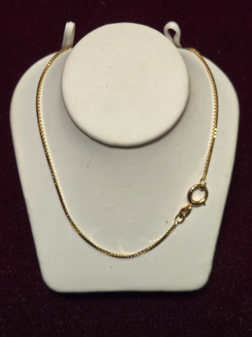 18in 0.8mm Box Chain Necklace - 14K Gold - 3.8 g
