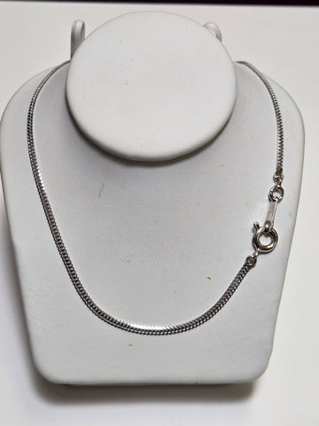 18K White Gold Flat Bismark Chain Necklace 16" 2.9g
