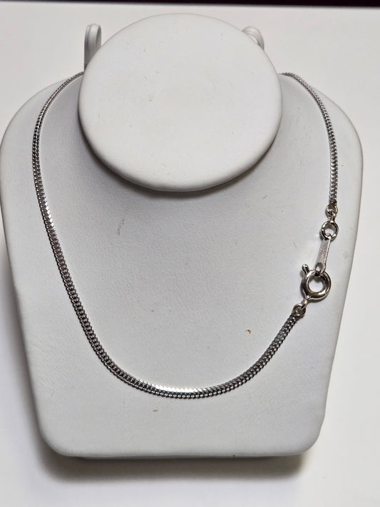 18K White Gold Flat Bismark Chain Necklace 16" 2.9g