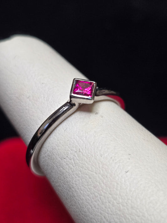 14K White Gold Stackable Ring 0.18ct Square-Cut Ruby 2.3g
