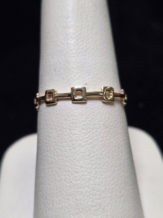 14K Gold Stackable Ring 0.9g