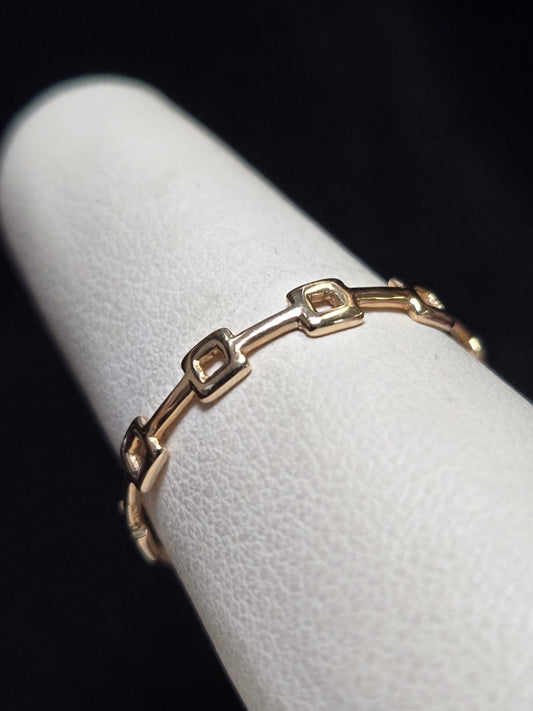 14K Gold Stackable Ring 0.9g