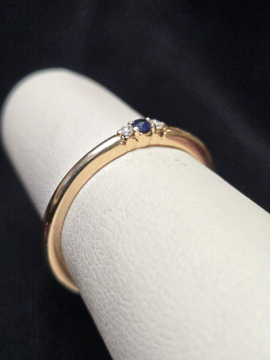 14K Gold Stackable Ring 0.02ct Round-Cut Sapphire 2g