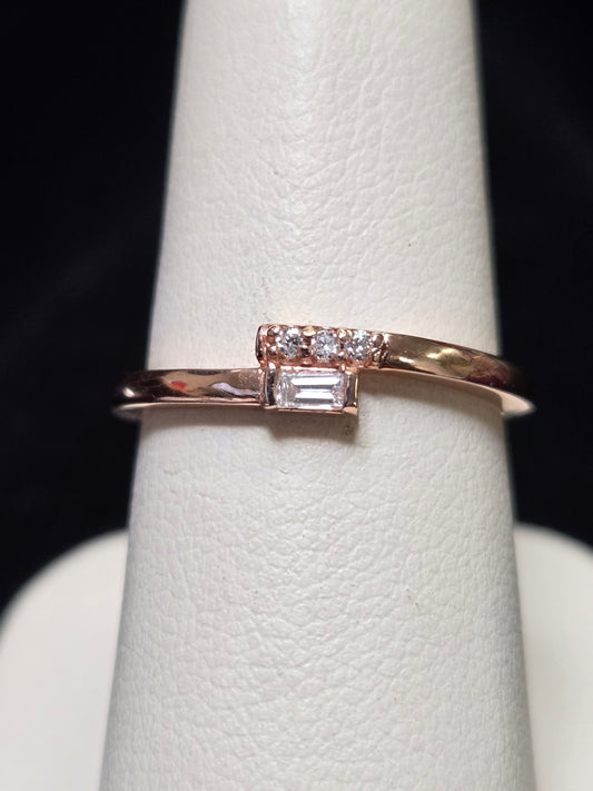 14K Rose Gold Stackable Ring 0.05ct Baguette-Cut Diamond 2.1g