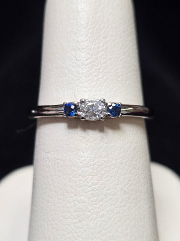 14K White Gold Stackable Ring 0.15ct Oval-Cut Diamond 2.3g