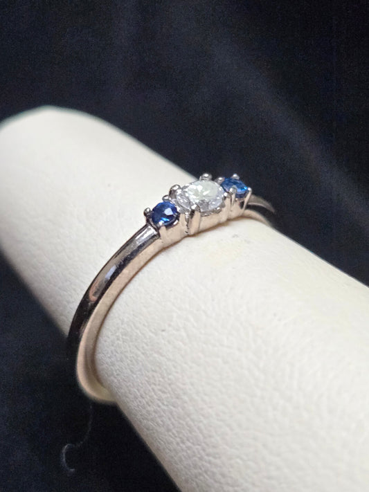 14K White Gold Stackable Ring 0.15ct Oval-Cut Diamond 2.3g