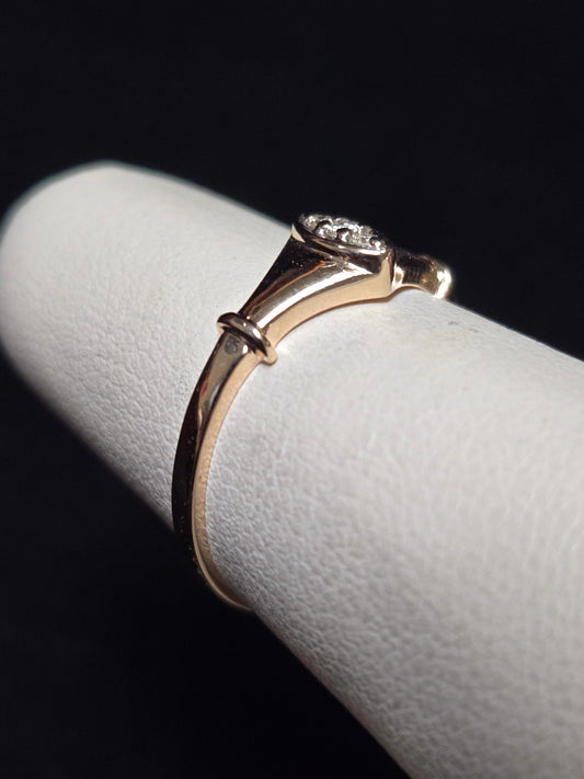 14K Gold Stackable Ring 0.03ct Round Diamond 1.3g
