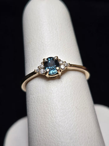 14K Gold Stackable Ring 0.55ct Oval-Cut Teal Sapphire 2.9g
