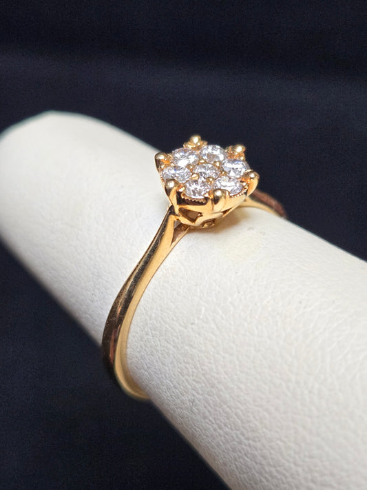 18K Gold Cluster Stackable Ring 0.27ct Round Diamonds 2.3g