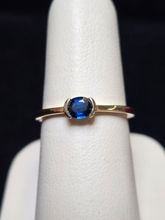 14K Gold Stackable Ring 0.4ct Oval Sapphire 2.3g