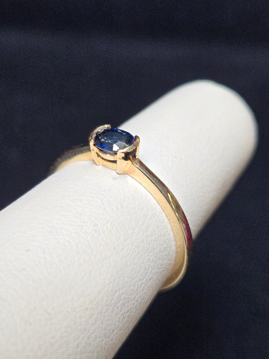 14K Gold Stackable Ring 0.4ct Oval Sapphire 2.3g