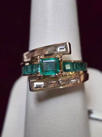 18K Gold Fancy Ring 0.55ct Emerald-Cut Emerald 9.1g