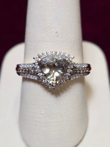 14K Gold Ring Trillion-Cut Gemstone 4.8g