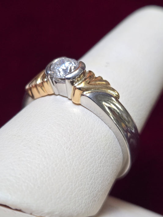 950 Platinum Ring 0.47ct Round Diamond 10.7g