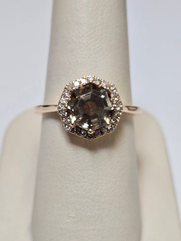 10K Gold Ring Octagon-Cut Gemstone 3.5g