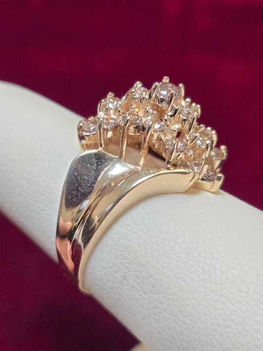 14K Gold Cluster Ring 0.75ct Round Diamonds 5.5g