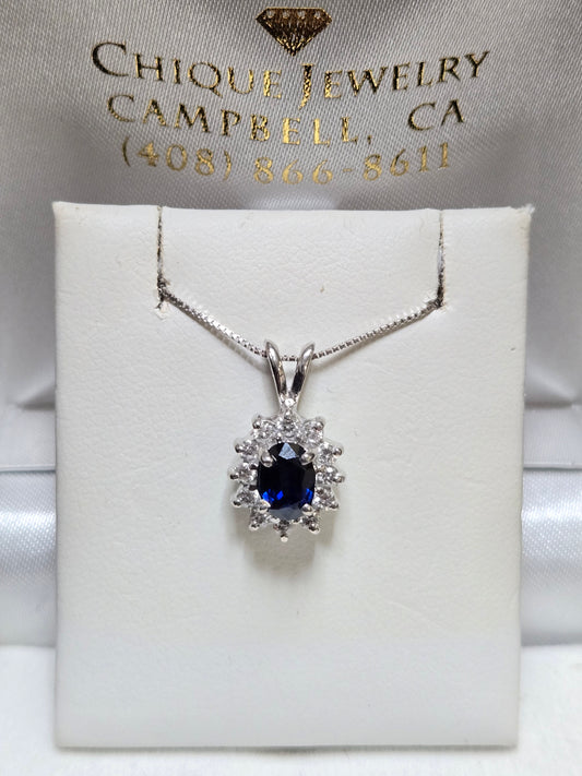 18K White Gold Pendant 0.98ct Oval Blue Sapphire 2.2g