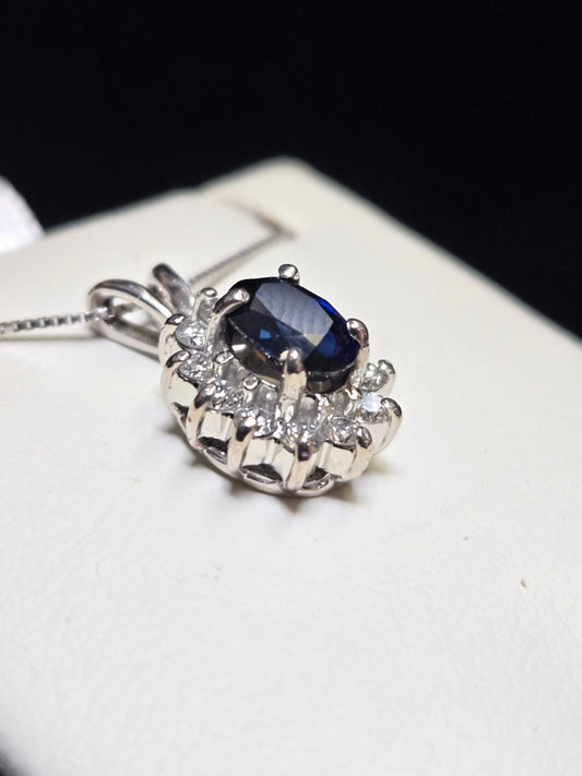 18K White Gold Pendant 0.98ct Oval Blue Sapphire 2.2g