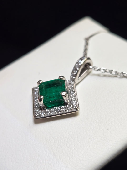 14K White Gold Pendant 1.28ct Square Emerald 2.3g