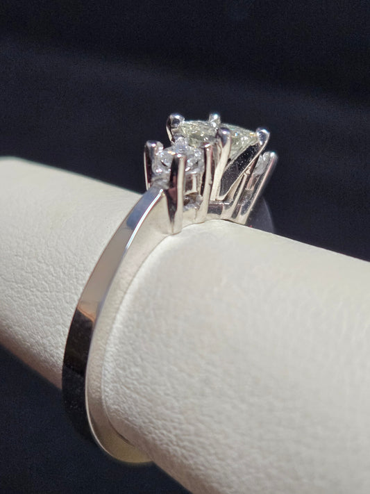 14K White Gold Engagement Three Stone Ring 0.63ct Princess-Cut Diamonds 3.7g