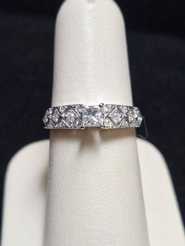 14K White Gold Engagement Ring 0.25ct Princess-Cut Diamond 3.8g
