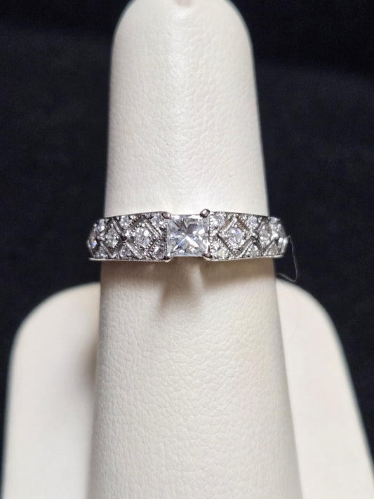 14K White Gold Engagement Ring 0.25ct Princess-Cut Diamond 3.8g
