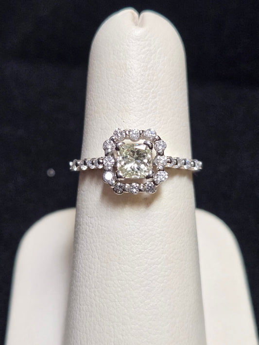 14K White Gold Engagement Ring 0.56ct Princess-Cut Diamond 2.4g